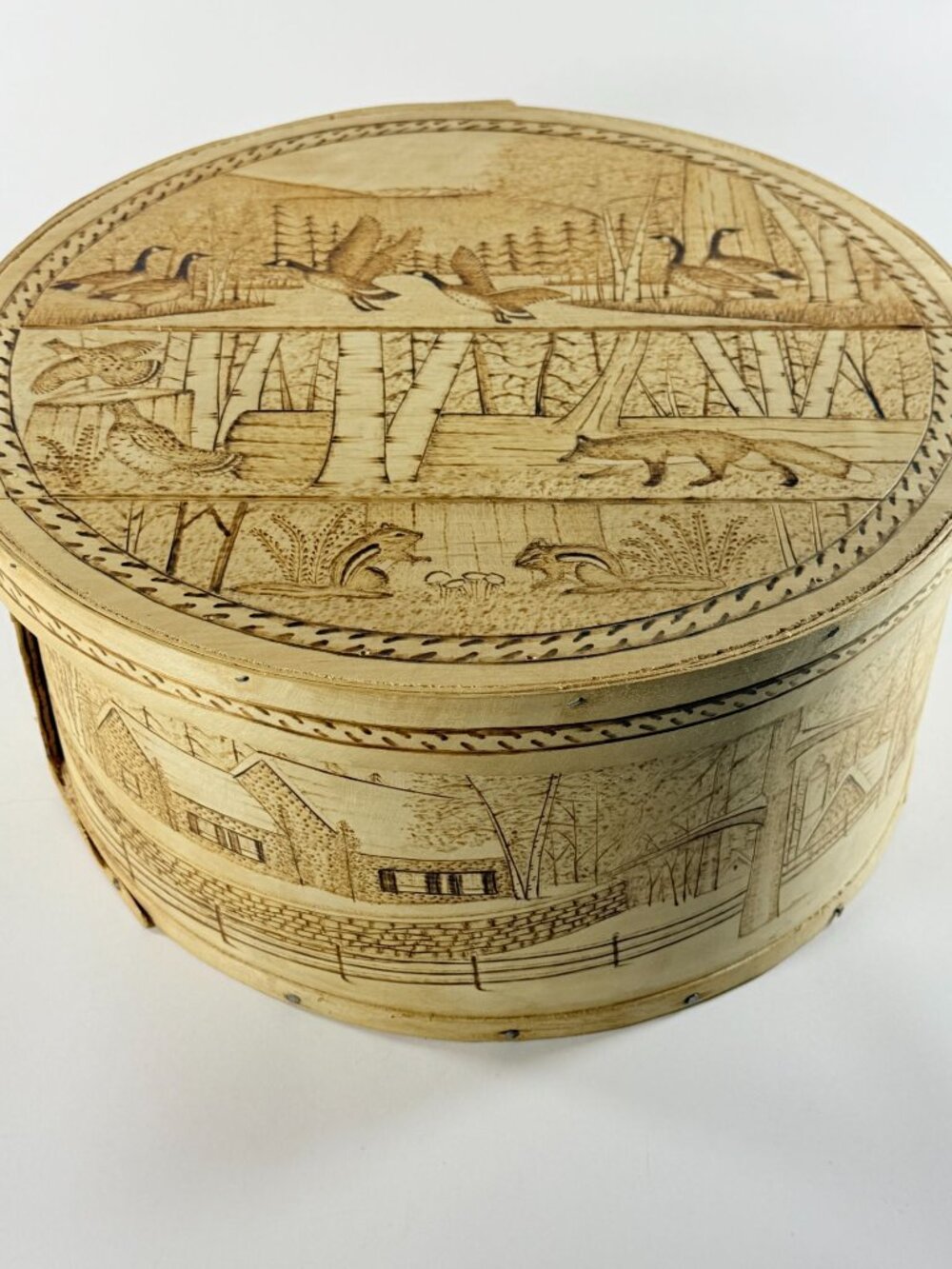 Vintage Defeck's Round Wooden Cheese Box w/ Animal Country House Design USA